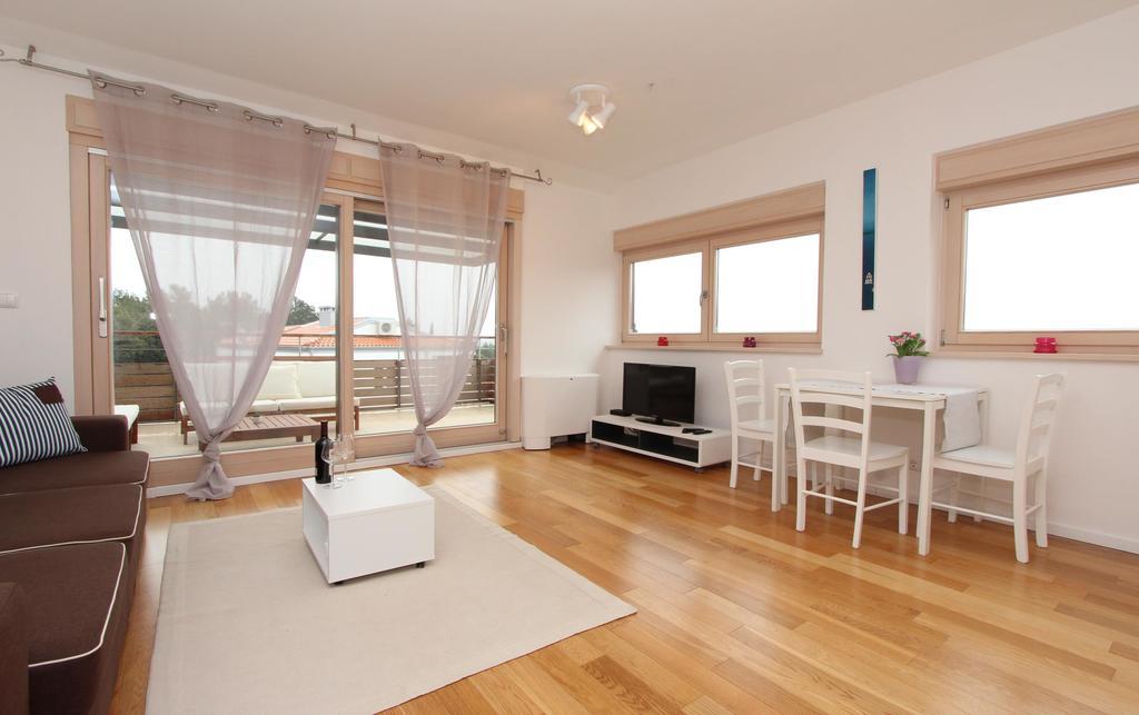 Apartments Makado ロヴィニ エクステリア 写真